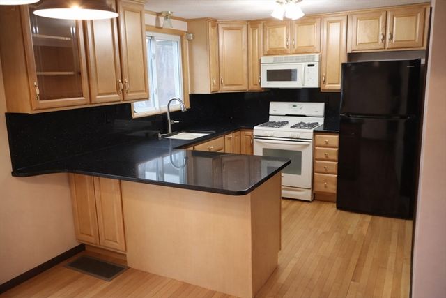 52 Frederick St 26, Dracut, MA 01826