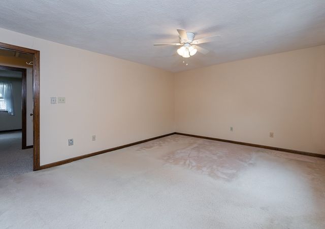 52 Frederick St 26, Dracut, MA 01826