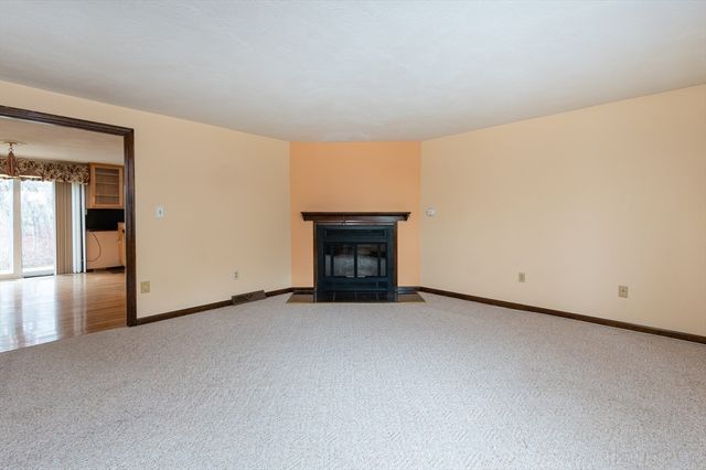 52 Frederick St 26, Dracut, MA 01826