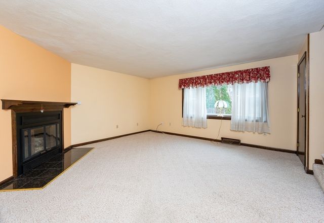 52 Frederick St 26, Dracut, MA 01826