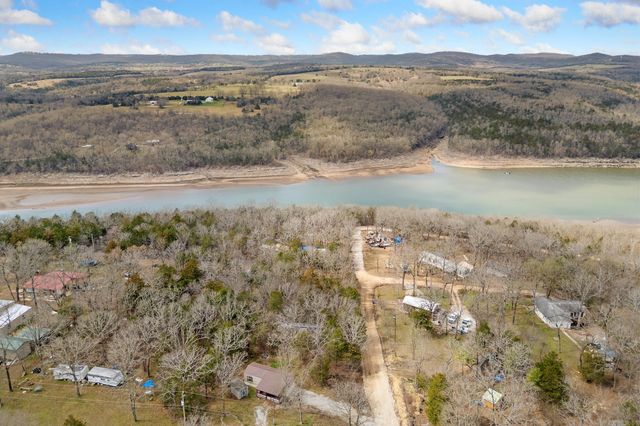 18581 West Avenue, Lead Hill, AR 72644