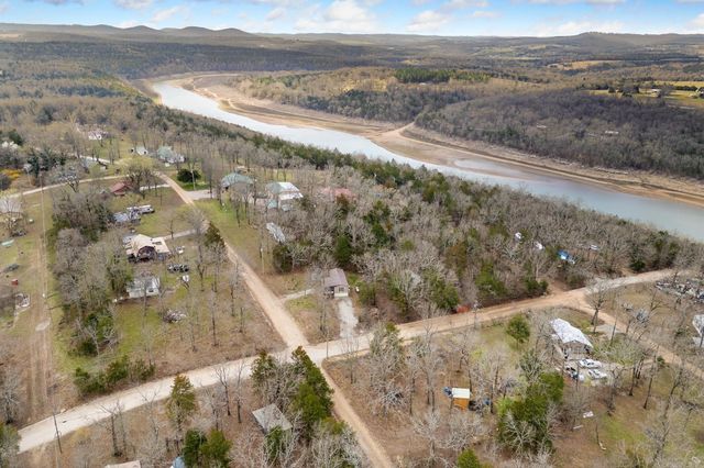 18581 West Avenue, Lead Hill, AR 72644