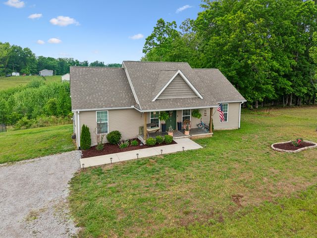 206 Poling Dr, Pulaski, TN 38478