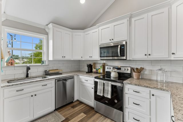 206 Poling Dr, Pulaski, TN 38478