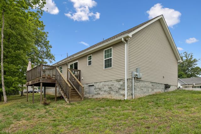 206 Poling Dr, Pulaski, TN 38478
