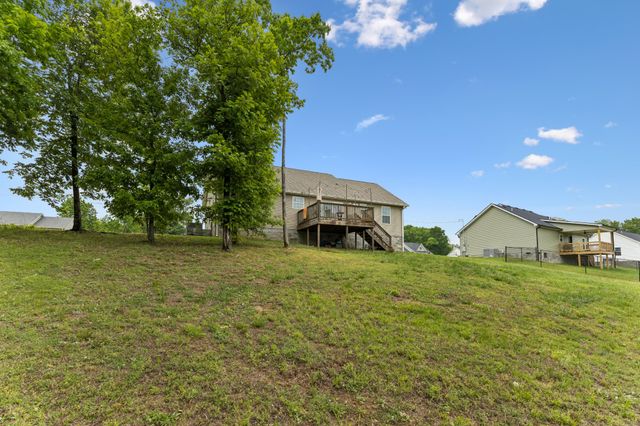 206 Poling Dr, Pulaski, TN 38478