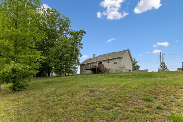 206 Poling Dr, Pulaski, TN 38478