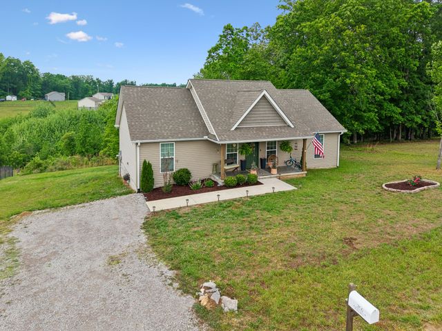 206 Poling Dr, Pulaski, TN 38478