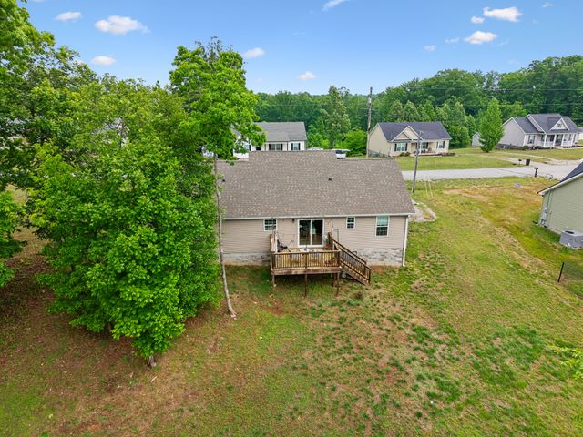 206 Poling Dr, Pulaski, TN 38478