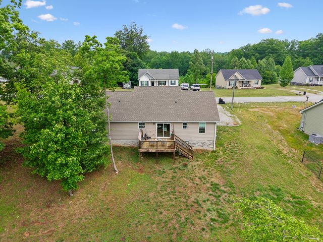 206 Poling Dr, Pulaski, TN 38478