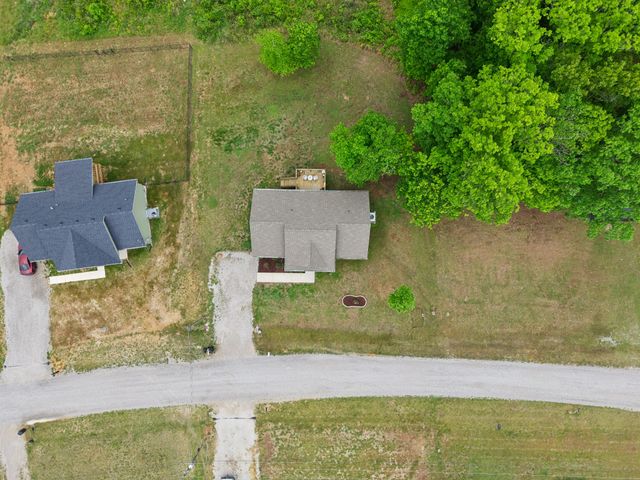 206 Poling Dr, Pulaski, TN 38478