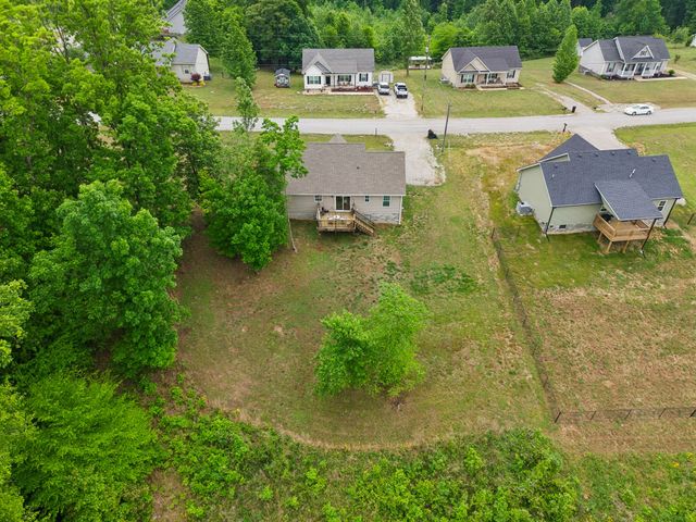 206 Poling Dr, Pulaski, TN 38478