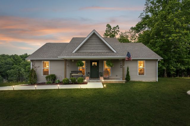 206 Poling Dr, Pulaski, TN 38478