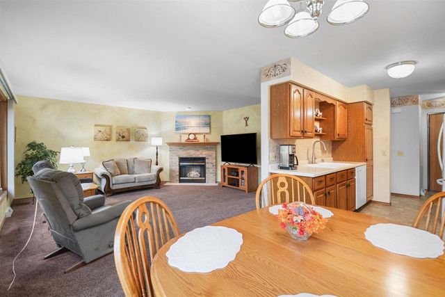 239 LAKE POINTE DRIVE, Oshkosh, WI 54904