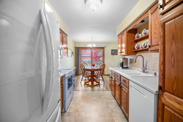 239 LAKE POINTE DRIVE, Oshkosh, WI 54904