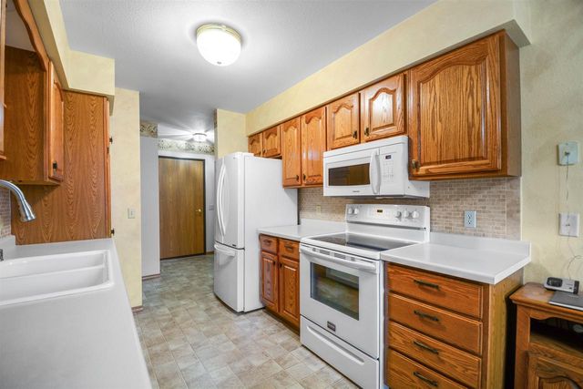 239 LAKE POINTE DRIVE, Oshkosh, WI 54904