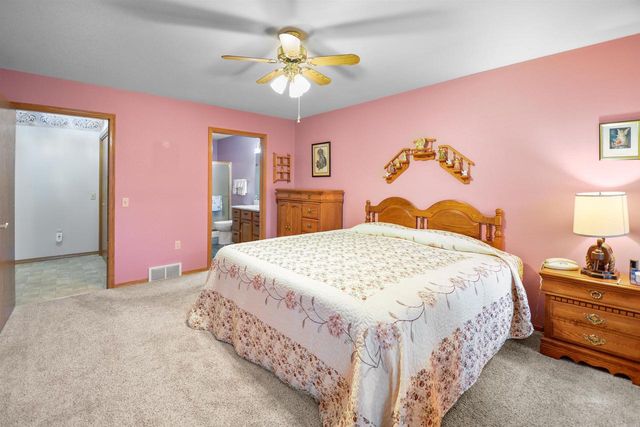 239 LAKE POINTE DRIVE, Oshkosh, WI 54904