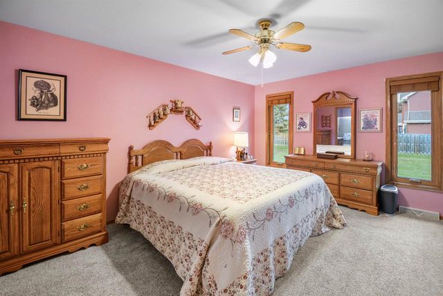 239 LAKE POINTE DRIVE, Oshkosh, WI 54904