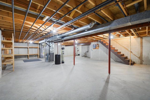 239 LAKE POINTE DRIVE, Oshkosh, WI 54904