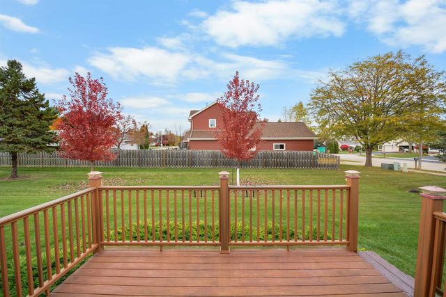 239 LAKE POINTE DRIVE, Oshkosh, WI 54904