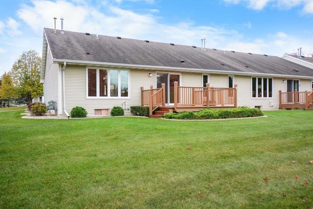 239 LAKE POINTE DRIVE, Oshkosh, WI 54904