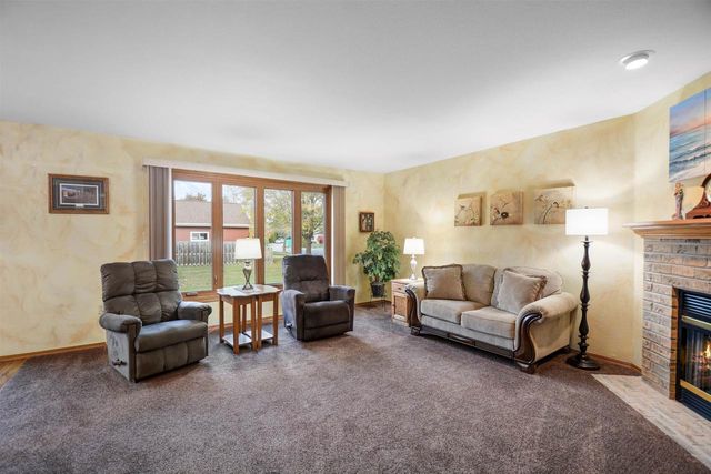 239 LAKE POINTE DRIVE, Oshkosh, WI 54904