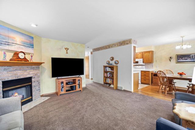 239 LAKE POINTE DRIVE, Oshkosh, WI 54904