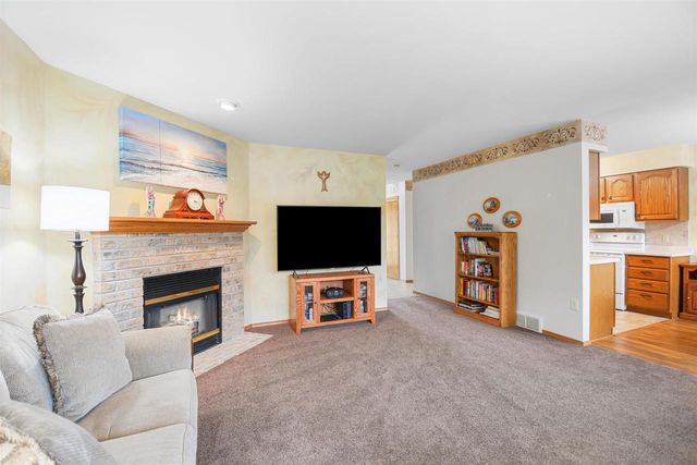 239 LAKE POINTE DRIVE, Oshkosh, WI 54904