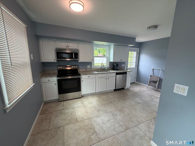 61 Park Circle, Milford, CT 06460