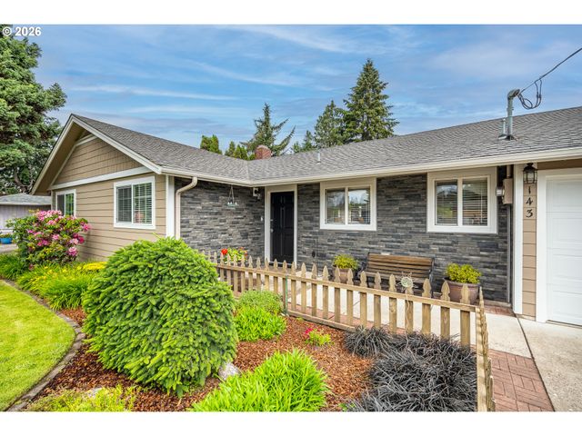 143 FERNDALE Dr, Eugene, OR 97404