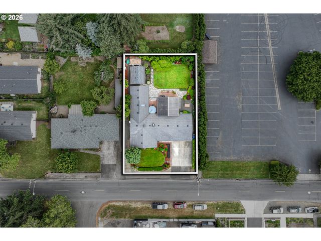 143 FERNDALE Dr, Eugene, OR 97404
