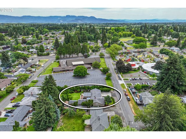143 FERNDALE Dr, Eugene, OR 97404