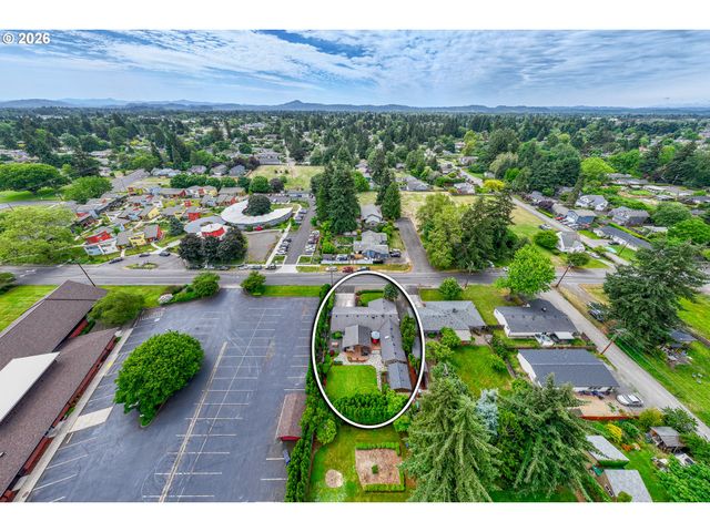 143 FERNDALE Dr, Eugene, OR 97404