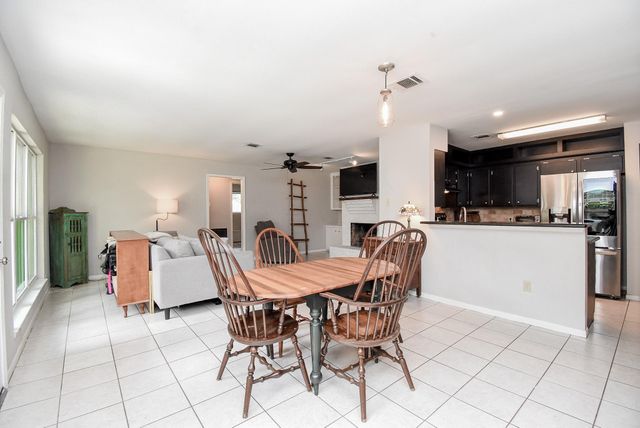 1915 Avenue B, Katy, TX 77493