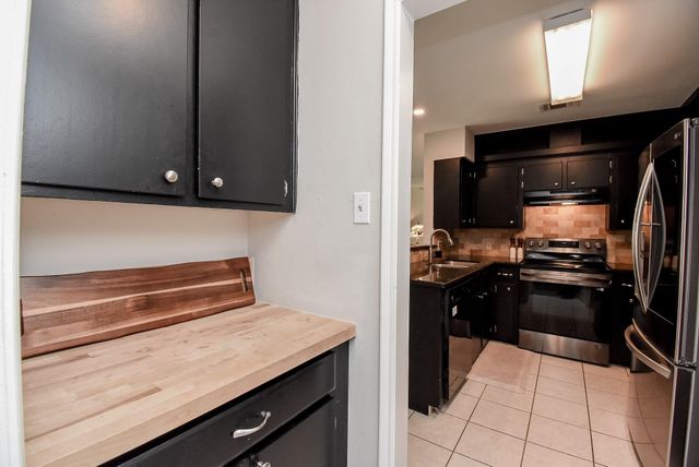 1915 Avenue B, Katy, TX 77493