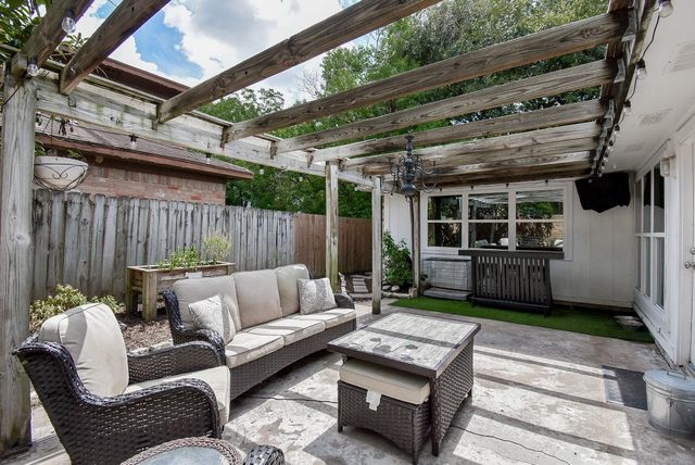 1915 Avenue B, Katy, TX 77493