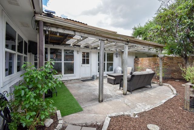1915 Avenue B, Katy, TX 77493