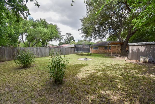 1915 Avenue B, Katy, TX 77493