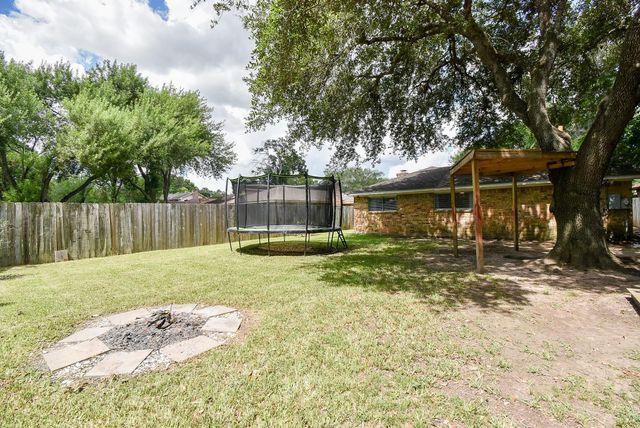 1915 Avenue B, Katy, TX 77493