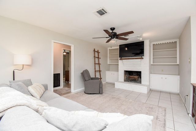 1915 Avenue B, Katy, TX 77493