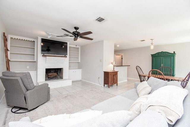 1915 Avenue B, Katy, TX 77493