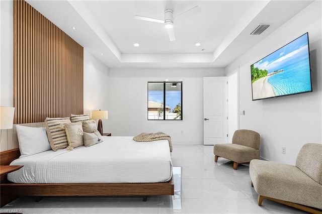 1929 NE 14th ST, Cape Coral, FL 33909