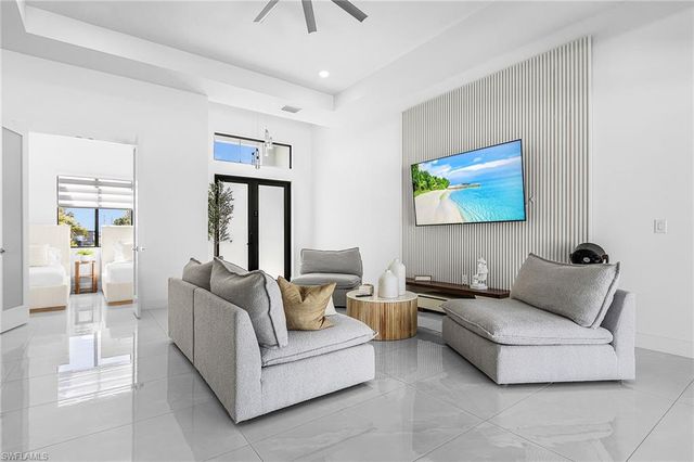 1929 NE 14th ST, Cape Coral, FL 33909