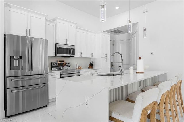 1929 NE 14th ST, Cape Coral, FL 33909