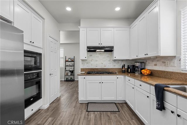 19904 Holly Drive, Saugus, CA 91350