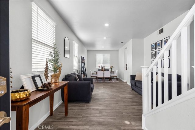 19904 Holly Drive, Saugus, CA 91350