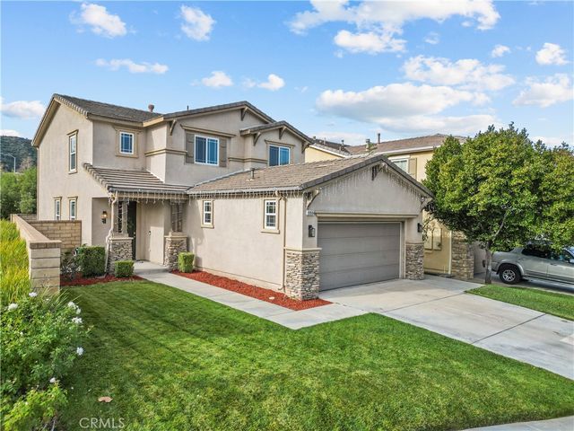19904 Holly Drive, Saugus, CA 91350