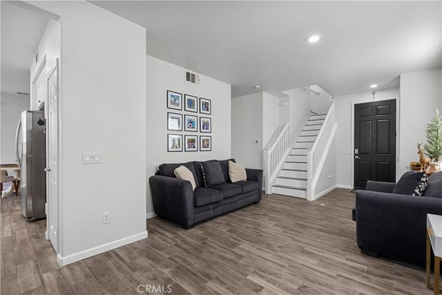 19904 Holly Drive, Saugus, CA 91350