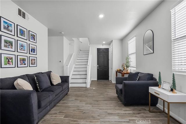 19904 Holly Drive, Saugus, CA 91350