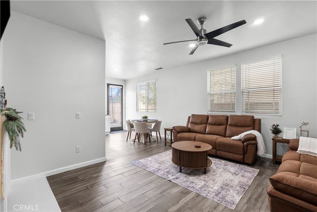 19904 Holly Drive, Saugus, CA 91350